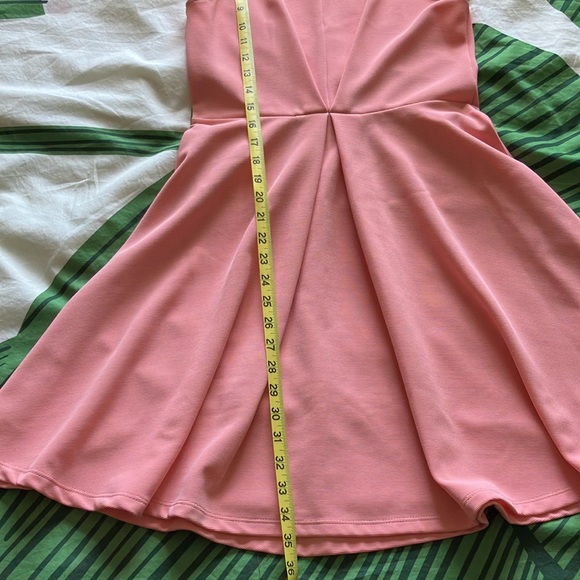 Peachy sleeveless summer dress! - Picture 3 of 5